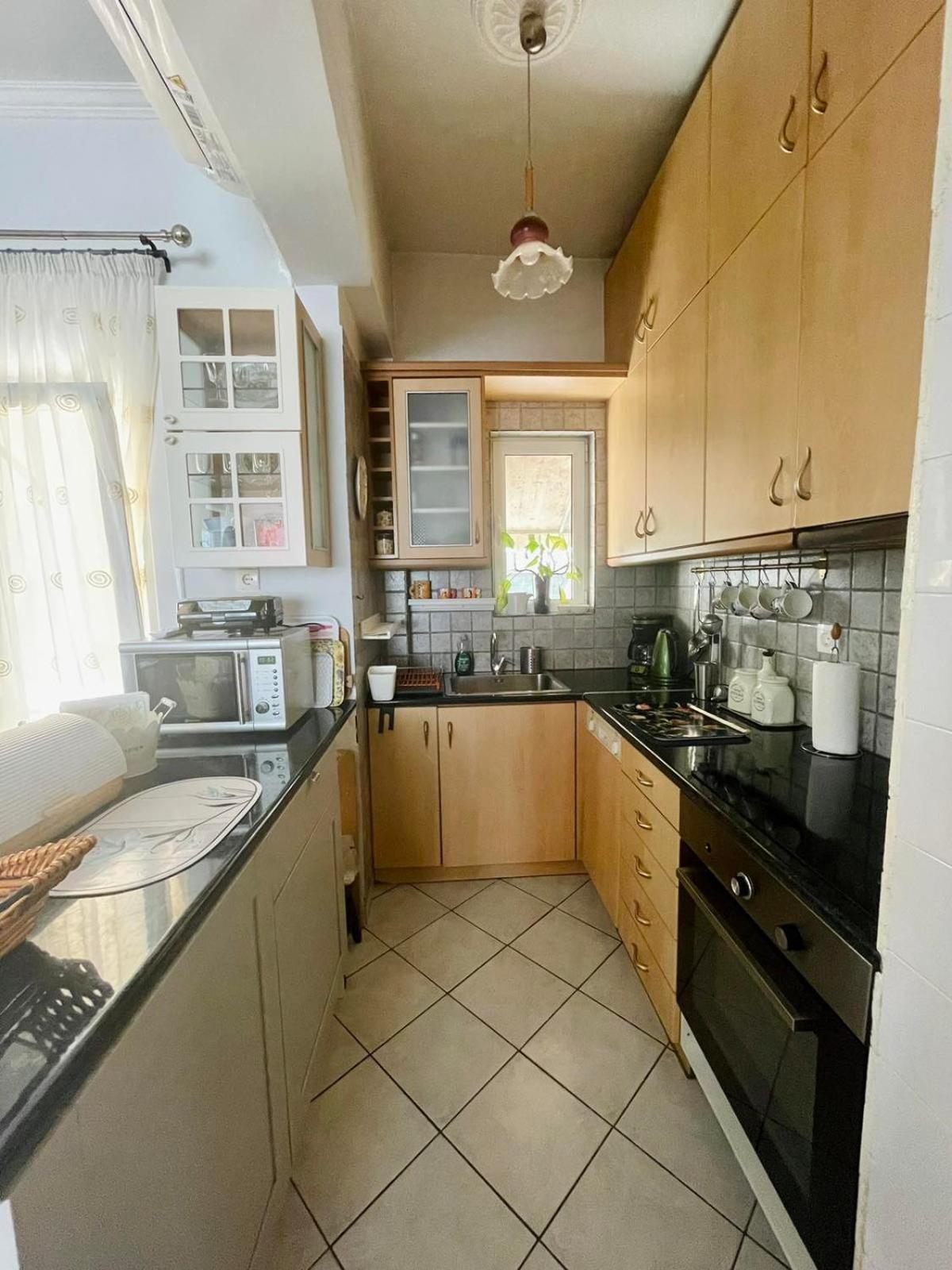 Beautiful View - 2 Bedroom Apartment *