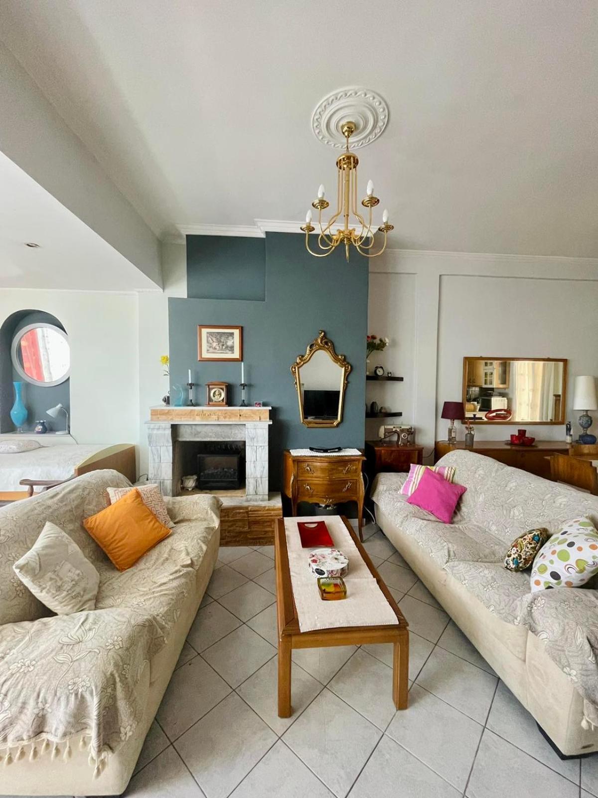 Beautiful View - 2 Bedroom Apartment *